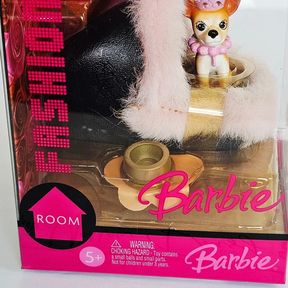 2005 Barbie Fashion Fever Room Doggie Bed Fuzzy Pink Chihuahua NIB Vintage Toy